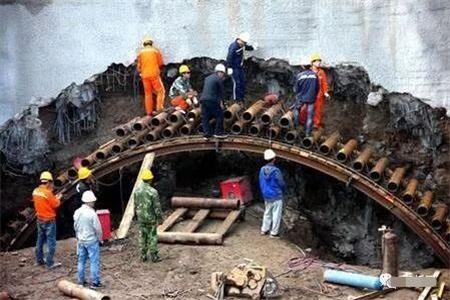 自贡隧道钢花管支护案例
